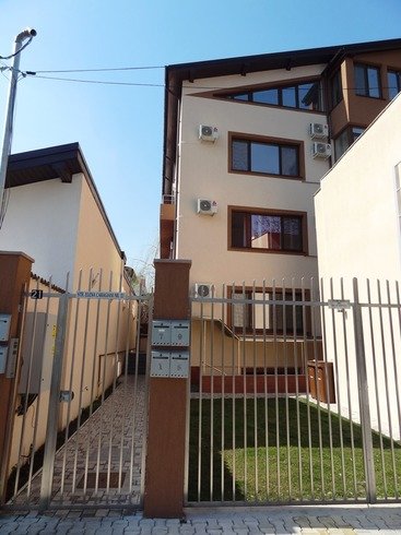 Aviatiei, metrou, cladire office 2012, centrala termica proprie.