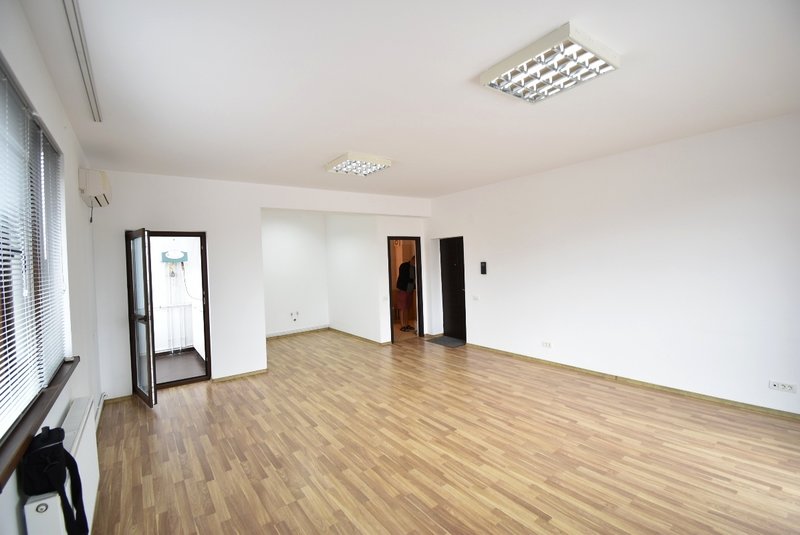Aviatiei, metrou, cladire office 2012, centrala termica proprie.