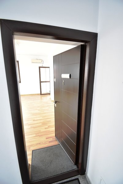 Aviatiei, metrou, cladire office 2012, centrala termica proprie.