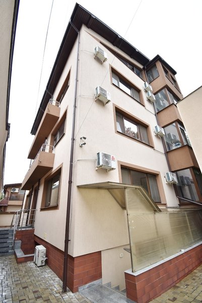 Aviatiei, metrou, cladire office 2012, centrala termica proprie.