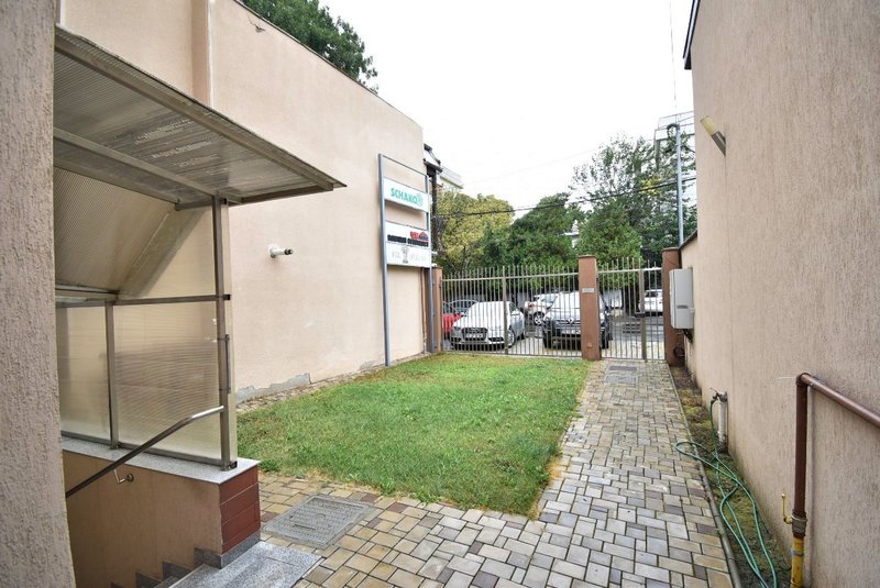 Aviatiei, metrou, cladire office 2012, centrala termica proprie.